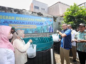 Sandiaga Berdayakan Lahan Karang Taruna Pertama RI buat Budidaya Lele