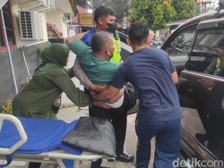Aksi Heroik Polantas Selamatkan Lansia Pingsan saat CFD di Pekanbaru