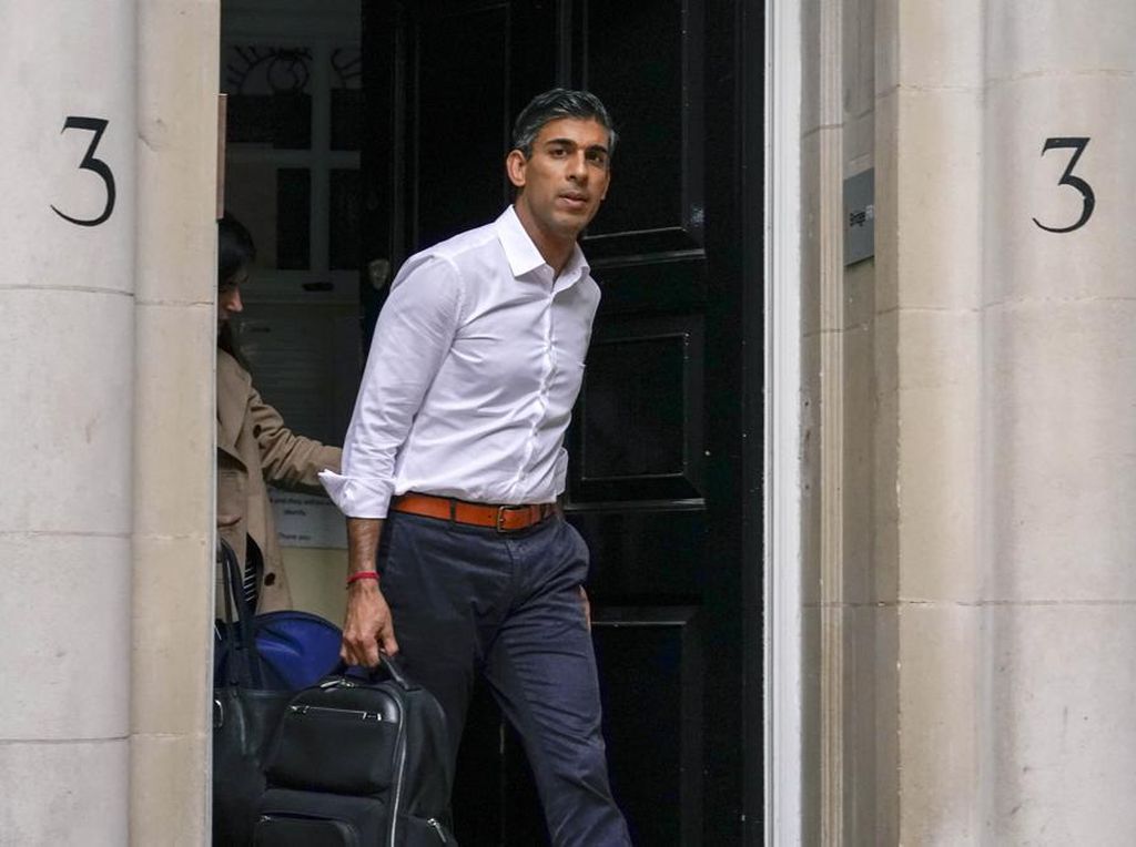 Rishi Sunak Jadi PM Inggris Gantikan Liz Truss Usai 2 Pesaing Mundur Rishi Sunak Jadi PM Inggris Gantikan Liz Truss Usai 2 Pesaing Mundur