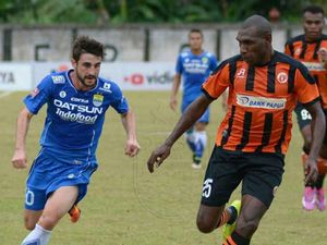 HistoriSib: Corak Darah Robertino Pugliara di Jersey Persib HistoriSib: Corak Darah Robertino Pugliara di Jersey Persib