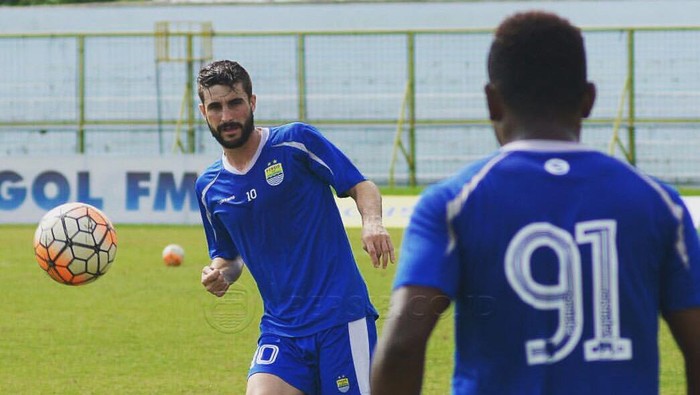 Robertino Pugliara.