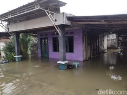 Kali Lamong Meluap, Ratusan Rumah di 3 Kecamatan Gresik Terendam Banjir