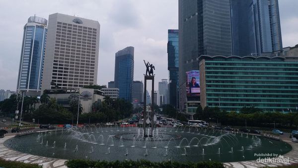 Spot Foto Kece di Jakarta: Halte Bundaran HI