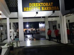 Tiba di Polda Metro, Irjen Teddy Minahasa Resmi Ditahan Malam Ini