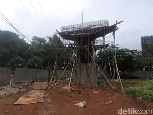Tersengat Listrik, Pekerja Bangunan Jatuh dari Proyek JPO di Semarang