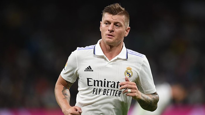 MADRID, SPAIN - OCTOBER 22: Toni Kroos of Real Madrid looks on during the LaLiga Santander match between Real Madrid CF and Sevilla FC at Estadio Santiago Bernabeu on October 22, 2022 in Madrid, Spain. (Photo by Denis Doyle/Getty Images)