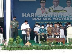 Maruf Amin ke Para Santri di Sleman: Berbeda Capres Tak Perlu Jadi Musuh Maruf Amin ke Para Santri di Sleman: Berbeda Capres Tak Perlu Jadi Musuh