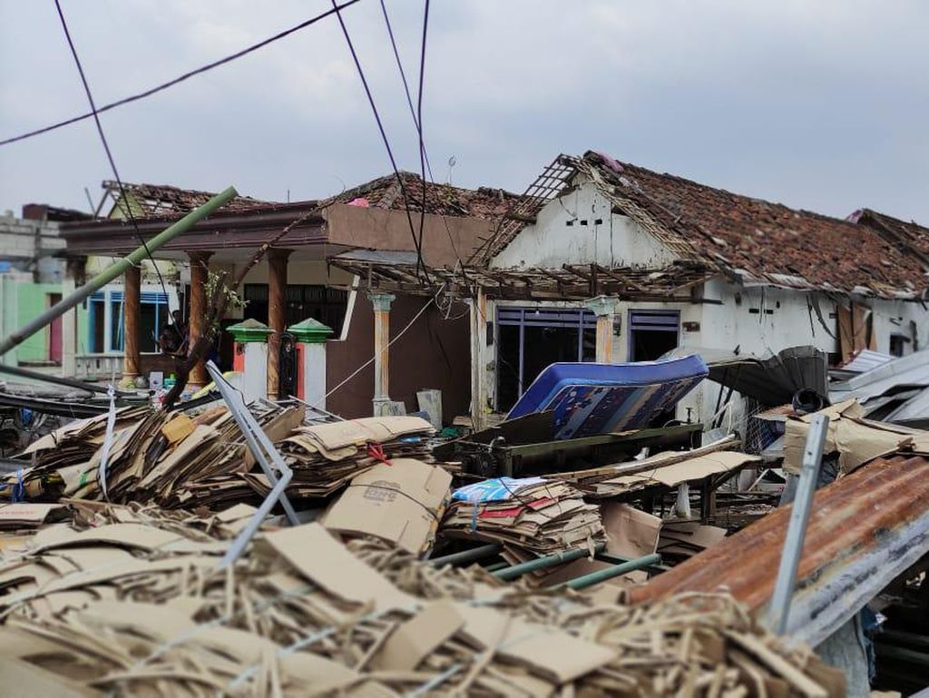 Warga Mlaten Sidoarjo Korban Puting Beliung Mulai Perbaiki Rumahnya