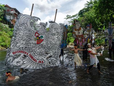 Aksi Peduli Sungai Lewat Pentas Wayang di Sungai Code Yogyakarta