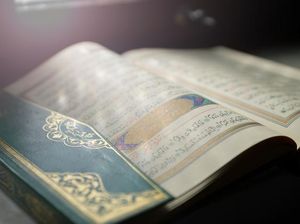 Surat Yusuf Ayat 28 Arab, Latin, Arti dan Tafsirnya Surat Yusuf Ayat 28 Arab, Latin, Arti dan Tafsirnya