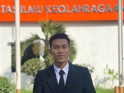 Agung Mannan Fokuskan Karier di PSM Makassar Usai Raih Gelar Sarjana