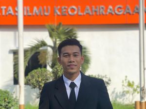 Agung Mannan Fokuskan Karier di PSM Makassar Usai Raih Gelar Sarjana Agung Mannan Fokuskan Karier di PSM Makassar Usai Raih Gelar Sarjana