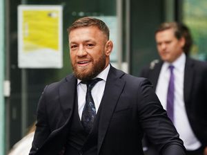 Viral Conor McGregor Pukul Orang di Kelab Malam Viral Conor McGregor Pukul Orang di Kelab Malam