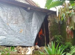 Dinding Rumah Warga di Klapanunggal Bogor Jebol Akibat Pergeseran Tanah
