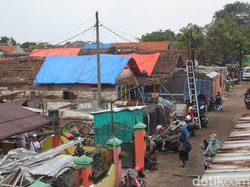 Mendesak, Korban Puting Beliung Sidoarjo Butuh Terpal Tutupi Rumahnya