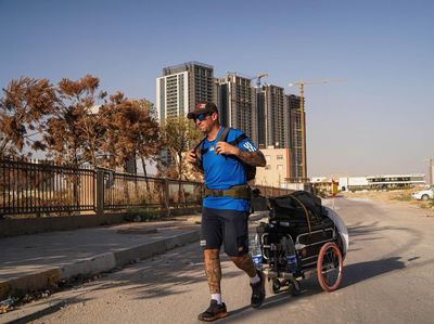 Gokil! Pria Ini Jalan Kaki dari Spanyol ke Qatar Demi Piala Dunia