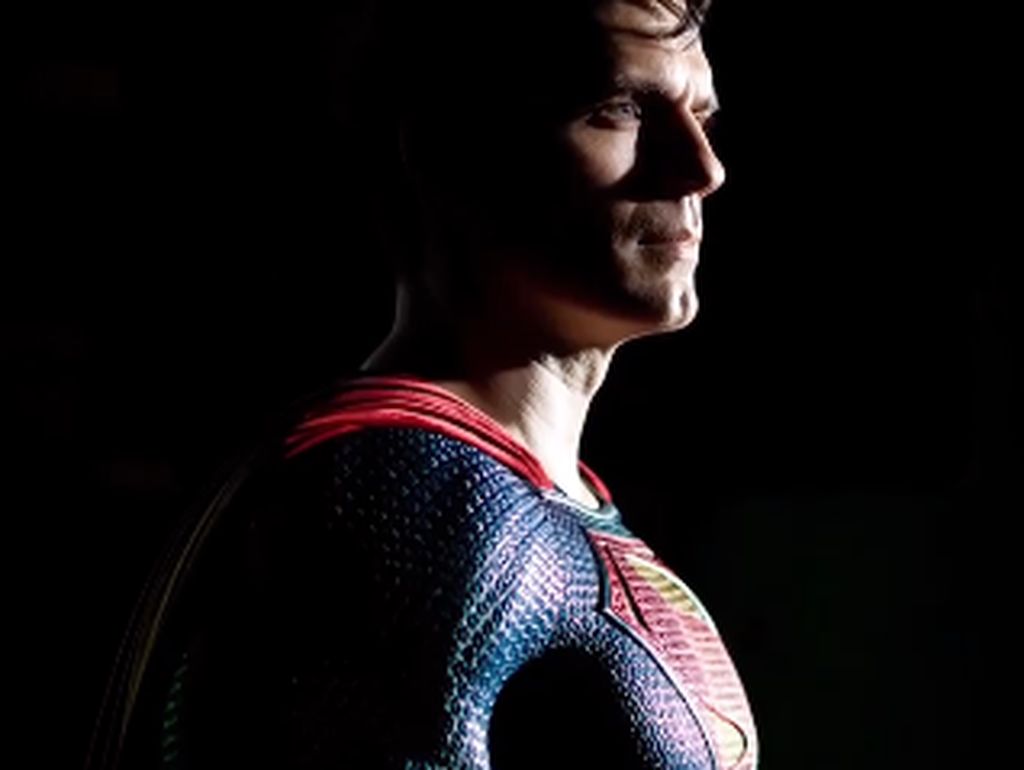 Henry Cavill: Aku Kembali sebagai Superman