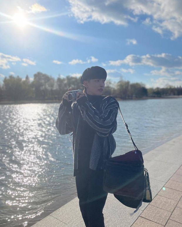 Honjoong ATEEZ memiliki hobi fotografi/ Foto: instagram.com/ateez_official_ Honjoong ATEEZ memiliki hobi fotografi/ Foto: instagram.com/ateez_official_