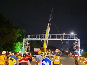 Uji Coba Bayar Tol Tanpa Setop Dikabarkan Batal, Bos Baru Roatex Buka Suara