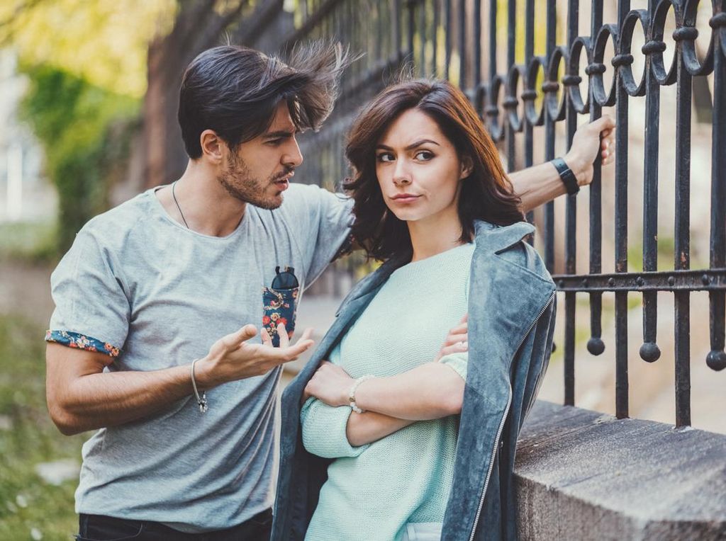 Adakah Kaitannya Love Bombing dengan Indikasi Perselingkuhan? Adakah Kaitannya Love Bombing dengan Indikasi Perselingkuhan?