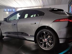 Mobil Listrik Jaguar I-Pace Dijual Rp 3 M, Siapa Orang Indonesia yang Mau Beli?