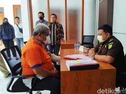 Pimpinan Ponpes yang Cabuli 6 Santri di Banyuwangi Diserahkan ke Kejaksaan