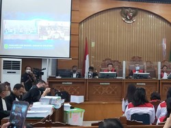 Tangis Ibunda Brigadir Yosua Pecah di Sidang Eliezer: Saya Hancur!