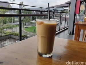 Paduan Pas! Kopi Tarik dan Pemandangan Hijau di Rest Area Pendopo Paduan Pas! Kopi Tarik dan Pemandangan Hijau di Rest Area Pendopo