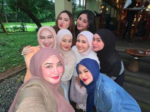 Lesti Kejora Kongko Bareng Dinda Hauw sampai Aurel, Senyuman Bikin Salfok Lesti Kejora Kongko Bareng Dinda Hauw sampai Aurel, Senyuman Bikin Salfok