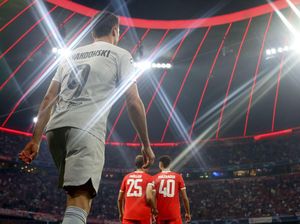 Barcelona Lagi Terjepit, Mueller Malah Goda Lewandowski