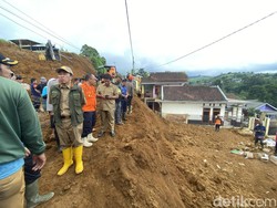 Longsor di Sukabumi, 5 Rumah Warga Nyaris Ambruk