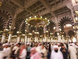 Apa Agama yang Dianut Masyarakat Madinah Sebelum Kedatangan Islam?