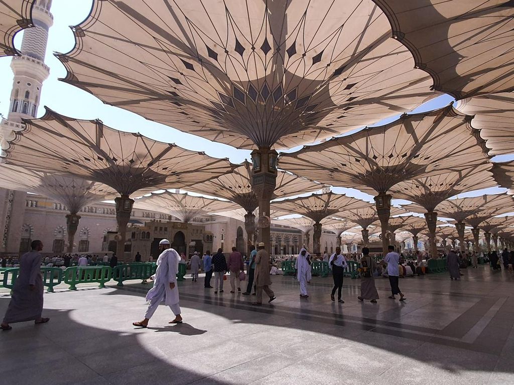 KJRI Jeddah: Tak Ada Penutupan Ziarah di Makkah dan Madinah