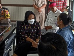 Menteri PPPA Temui 2 Anak Dirantai Ibu Kandung di Tabanan