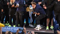 Dalam perayaan Man City juara Liga Inggris musim lalu, Jack Grealish menyebut Riyad Mahrez bermain jelek ketika hadapi Aston Villa di laga penutup. Grealish bilang Mahrez harus ditarik keluar karena main seperti Almiron (Getty Images)