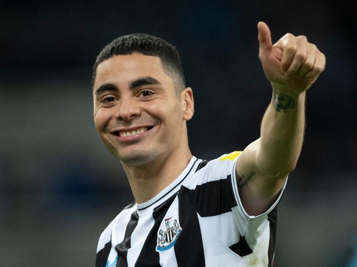 LONDON, ENGLAND - OCTOBER 23: Miguel Almiron of Newcastle United celebrates after their sides victory during the Premier League match between Tottenham Hotspur and Newcastle United at Tottenham Hotspur Stadium on October 23, 2022 in London, England. (Photo by Julian Finney/Getty Images)