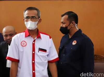 Orang Tua Brigadir J Bersaksi di Sidang Bharada E