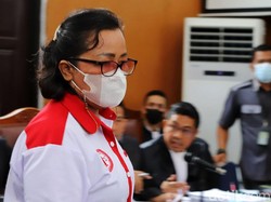 Amarah Ibu Yosua ke Hendra Kurniawan dkk: Masak Rumah Jenderal Tak Ada CCTV!