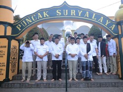 Ke Ponpes Ciamis dan Tasik, Sekjen Gerindra Bawa Pesan dari Prabowo