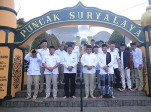Ke Ponpes Ciamis dan Tasik, Sekjen Gerindra Bawa Pesan dari Prabowo Ke Ponpes Ciamis dan Tasik, Sekjen Gerindra Bawa Pesan dari Prabowo