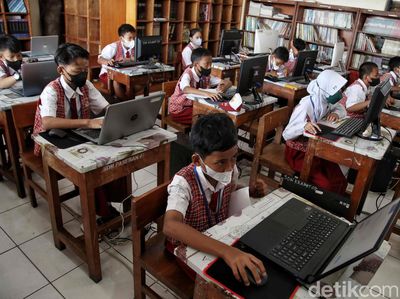 Potret Khusyuk Anak-anak SD di Jakarta Ikuti ANBK
