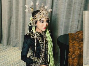 Viral Artis Malaysia Menikah Pakai Kebaya Adat Sunda, Tuai Pujian