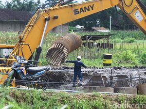 Potret Pembangunan Jalan Tol Jogja-Bawen Potret Pembangunan Jalan Tol Jogja-Bawen