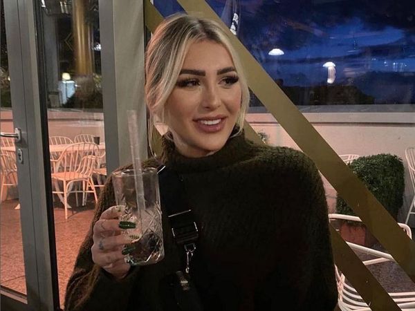 8 Potret Model yang Kepalanya Meledak di Pesawat Pascaoperasi Plastik