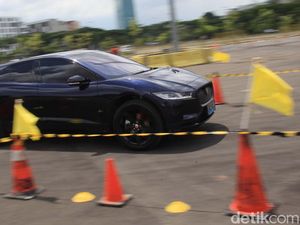 Mobil Ini Harga Jual Kembalinya Anjlok Banget, Bisa Turun 73 Persen!