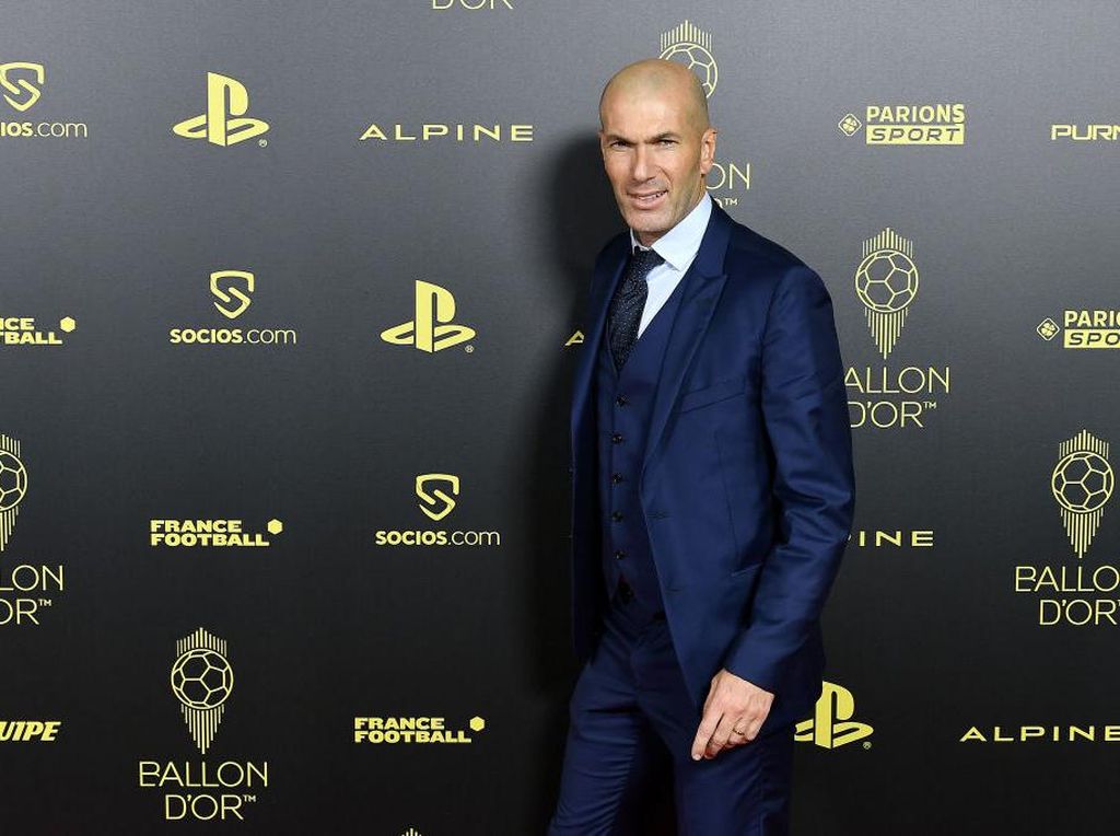 Zidane Segera Melatih Lagi!