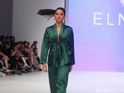 Foto: Aksi Alyssa Daguise, Mantan Pacar Al Ghazali Jadi Model di JFW 2023