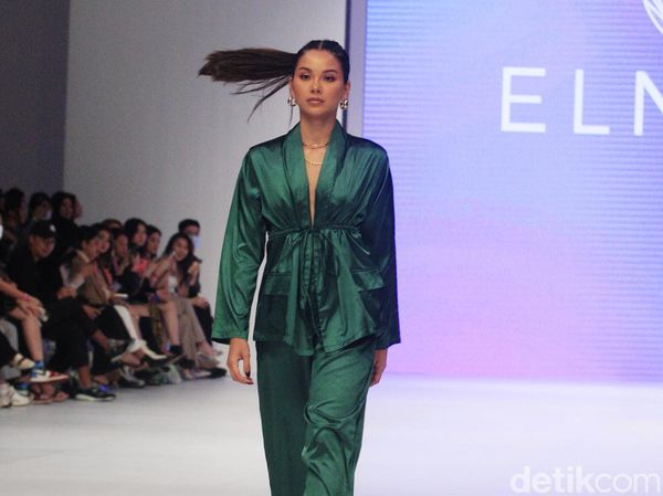 Foto: Aksi Alyssa Daguise, Mantan Pacar Al Ghazali Jadi Model di JFW 2023