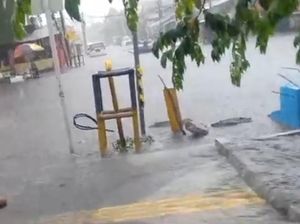 Drainase Tak Maksimal, Kawasan Heritage Gresik Banjir hingga Setinggi 50 Cm