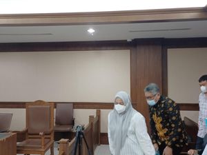 Bupati Koltim Dituntut 4 Tahun Bui di Kasus Suap Eks Dirjen Kemendagri Bupati Koltim Dituntut 4 Tahun Bui di Kasus Suap Eks Dirjen Kemendagri